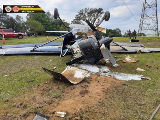 O avião transportava 12 pessoas