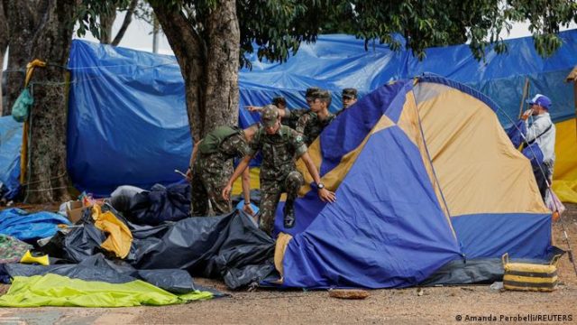 Cerca de 1.200 bolsonaristas presos em Brasília