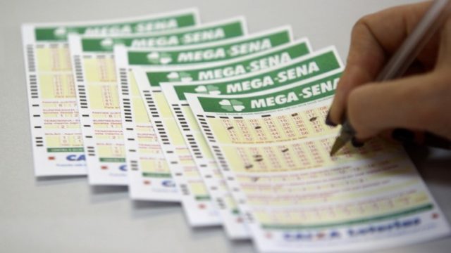 76 apostas acertam a quina e levarão R$ 64.781,77 cada, enquanto que outros 6.010 ficarão com R$ 1.170,29 por acertarem a quadra.