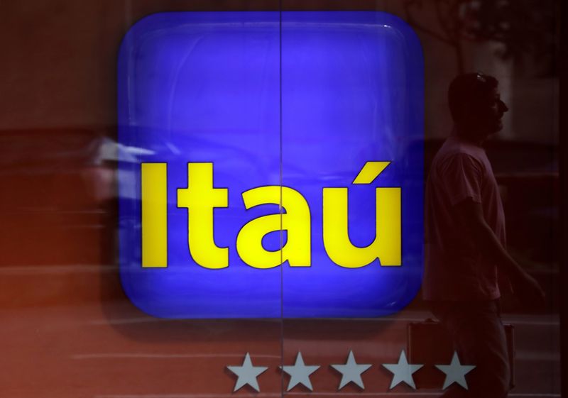 Itaú gera mais crédito e receitas, compensa provisões e lucro