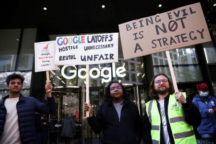 Funcionários do Google protestam em Londres contra demissões